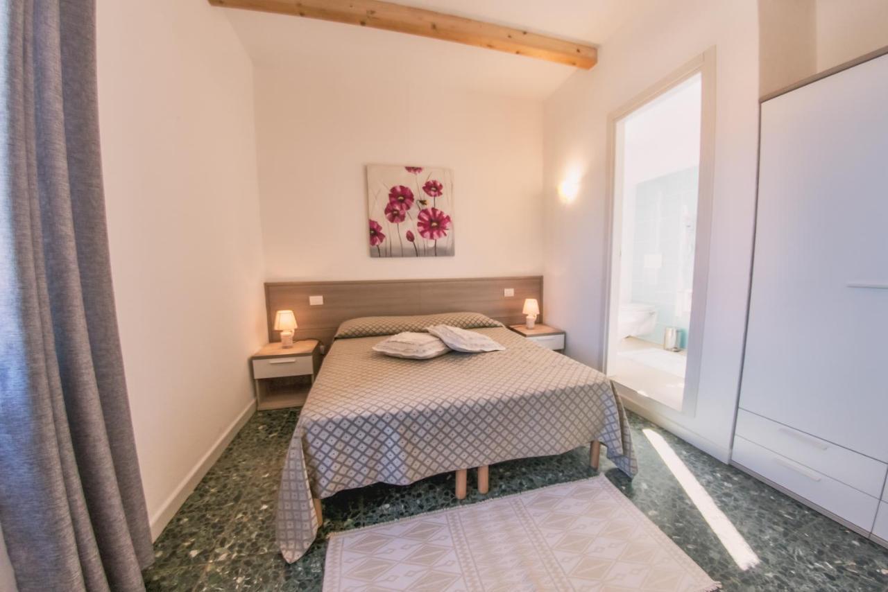 B&B Da Nicoletta San Pantaleo Exterior foto